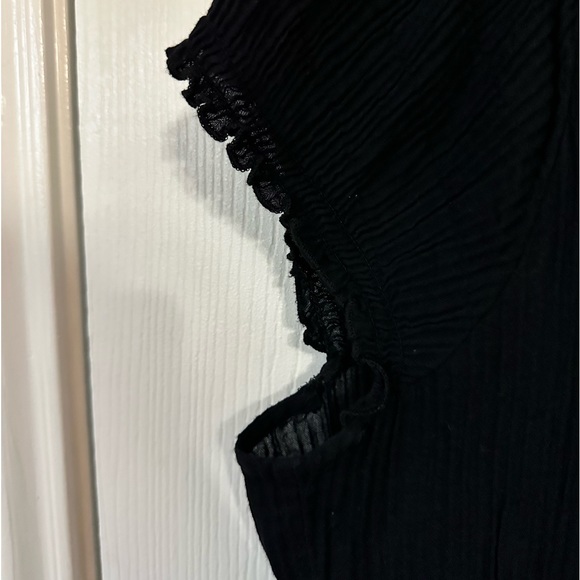 Old Navy Smocked Crinkle Textured Short Sleeve
Peplum Blouse Size XL - Picture 2 of 6